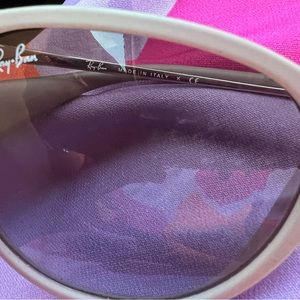 Almost new women’s Ray-Ban sunglasses.